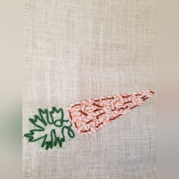 New Isaac Mizrahi Burlap Spring Easter Carrot Beaded Table Runner 14" X 72" - Picture 5 of 5